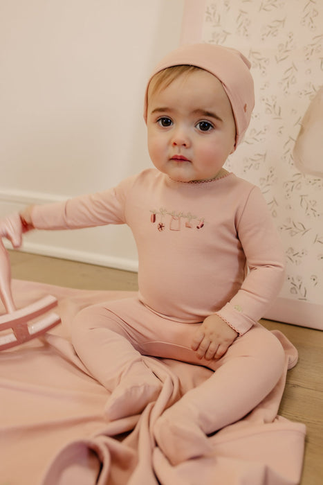 Embroidered Clothesline Footie & Hat Tricot Bebe