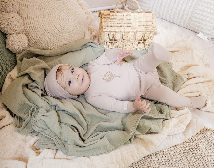 Embroidered Floral Footie & Hat Baby & Toddler Tricot Bebe