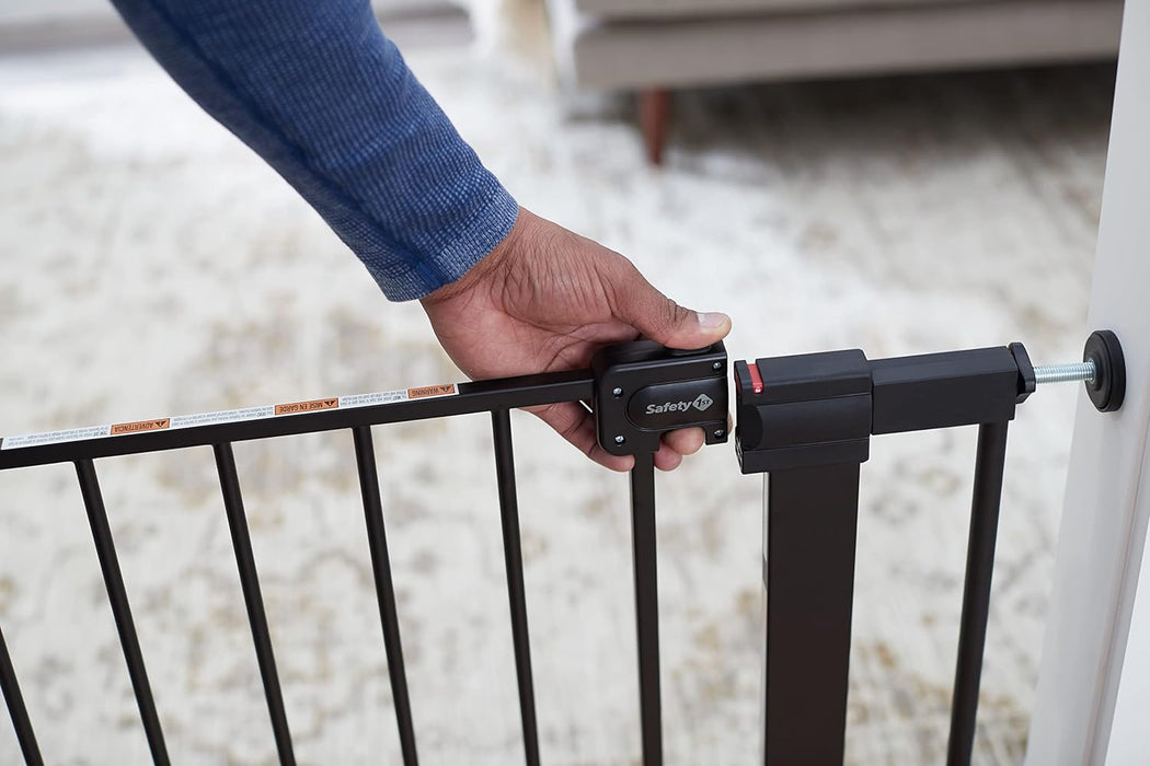 SAFETY 1ST EASY INSTALL WALK THRU GATE - BLACK