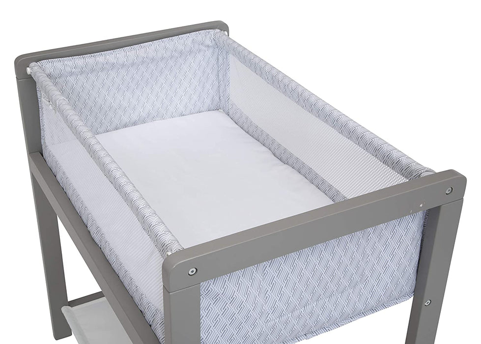 DELTA CHILDREN CLASSIC WOOD BEDSIDE BASSINET SLEEPER PORTABLE