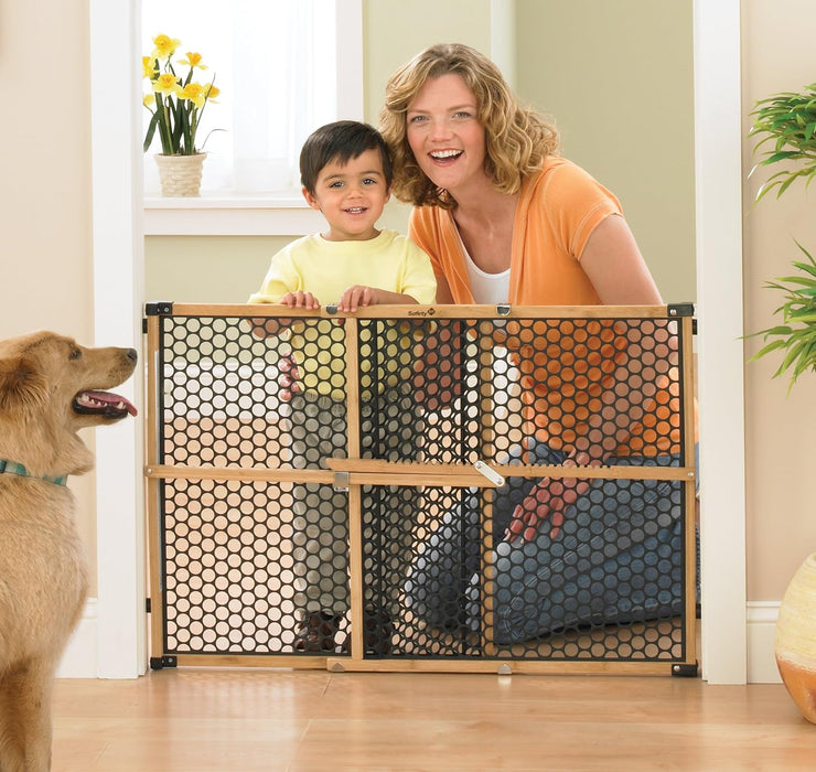 SAFETY 1ST ADJUSTABLE BAMBOO GATE