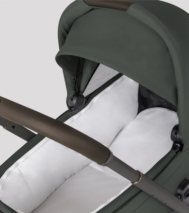 SILVER CROSS BREEZ COMPACT STROLLER + FOLDING BASSINET BUNDLE