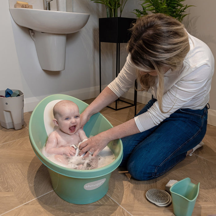Shnuggle Newborn Bundle: Baby Bath & Accessories Bundle - 5-Piece Set | Cozy Support, Easy Cleanup & Sensory Fun Bath M4A