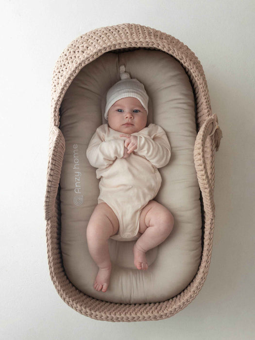 XL Moses Basket with Round Hood