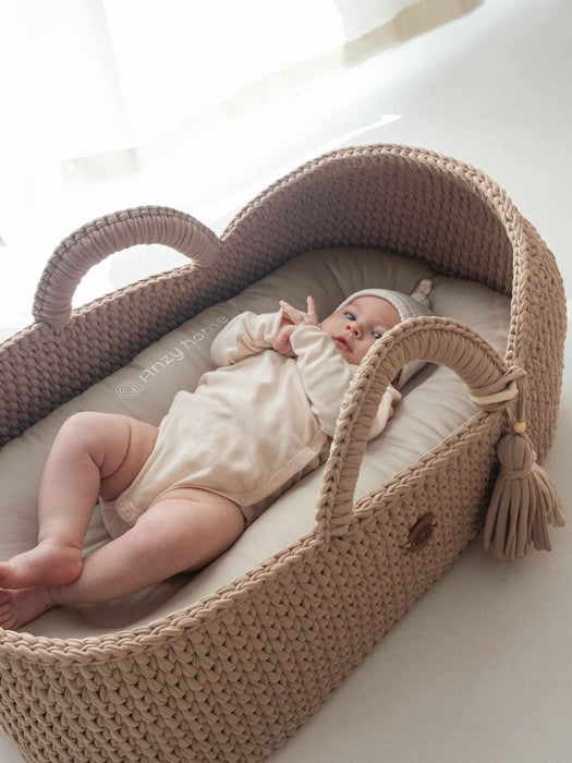 XL Moses Basket with Round Hood