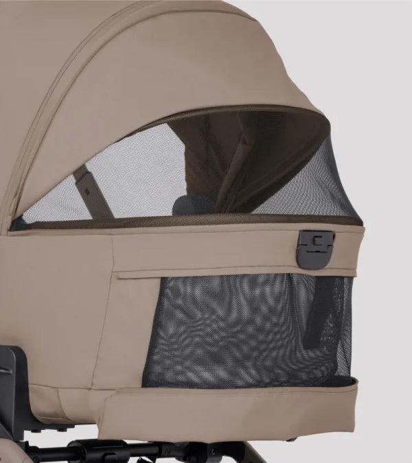 SILVER CROSS BREEZ COMPACT STROLLER + FOLDING BASSINET BUNDLE