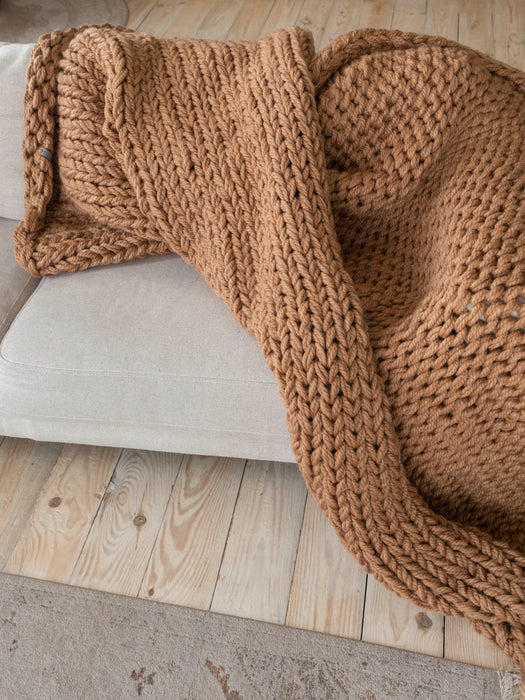 Chunky Knit Blanket in Beige Blankets Anzy Home