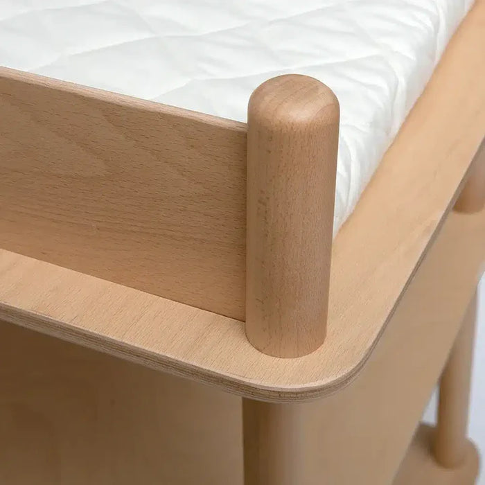 CHARLIE CRANE PAGO CHANGING TABLE AND MATTRESS CHANGING TABLE CHARLIE CRANE