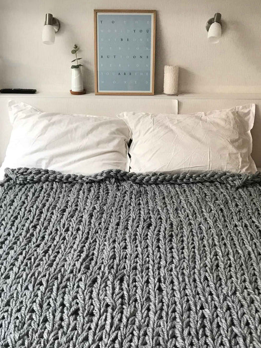 Chunky Knit Blanket in Grey