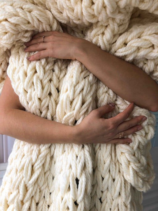 Chunky Knit Blanket in Ivory Anzy Home