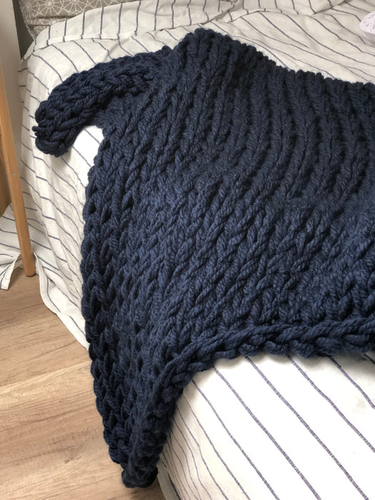 Chunky Knit Blanket in Navy Blue Anzy Home