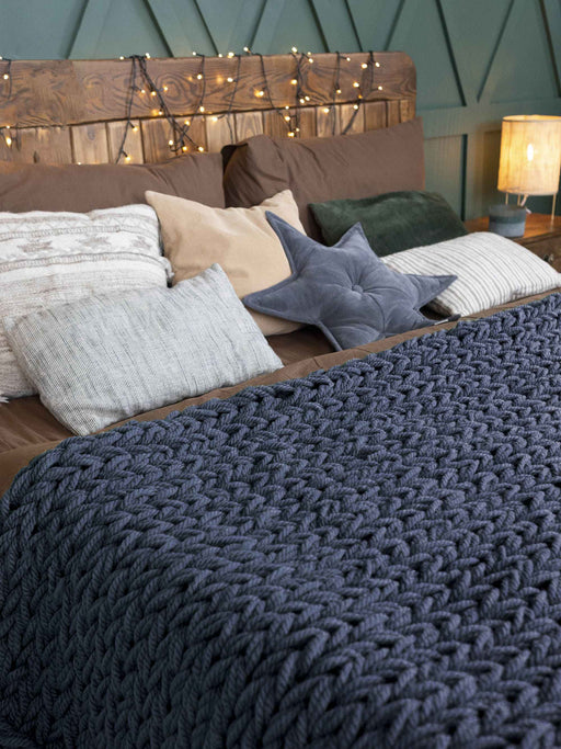 Chunky Knit Blanket in Navy Blue Anzy Home