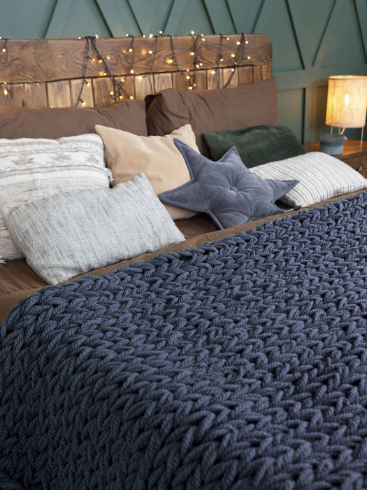 Chunky Knit Blanket in Navy Blue Anzy Home