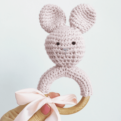 RATTLE TEETHER BUNNY DUSTY PINK