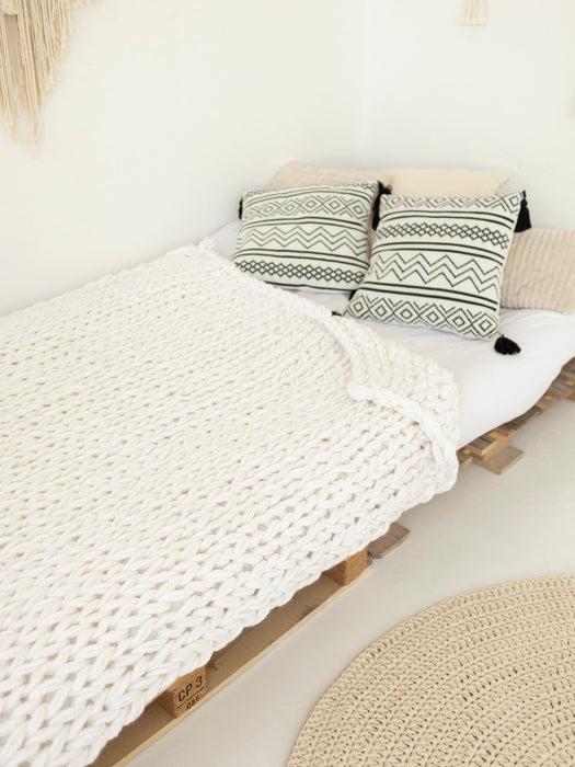 Chunky Knit Blanket in White Anzy Home